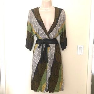 BCBG Maxazria print dress XS NWOT above knee